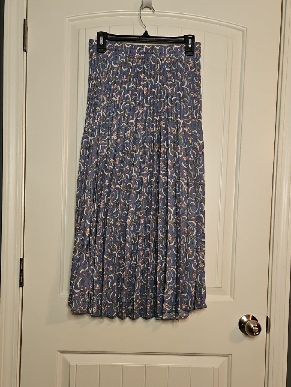 Max Studio Blue Floral Pleated Midi Skirt - Picture 3 of 6